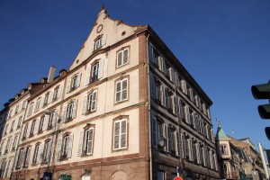 Façades vers la rue de Sébastopol et le quai Kleber